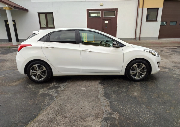 Hyundai I30 cena 37500 przebieg: 186000, rok produkcji 2015 z Rzeszów małe 562